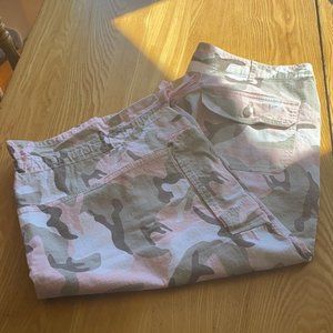 Pink camo capri pants 3X